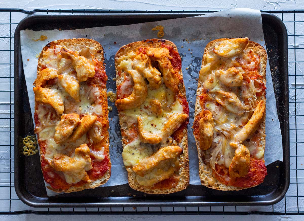 Chicken-Tikka-Bread-Pizza-out-of-the-oven